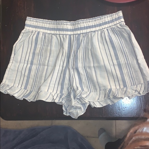 High waisted Striped flowy shorts - Picture 3 of 3